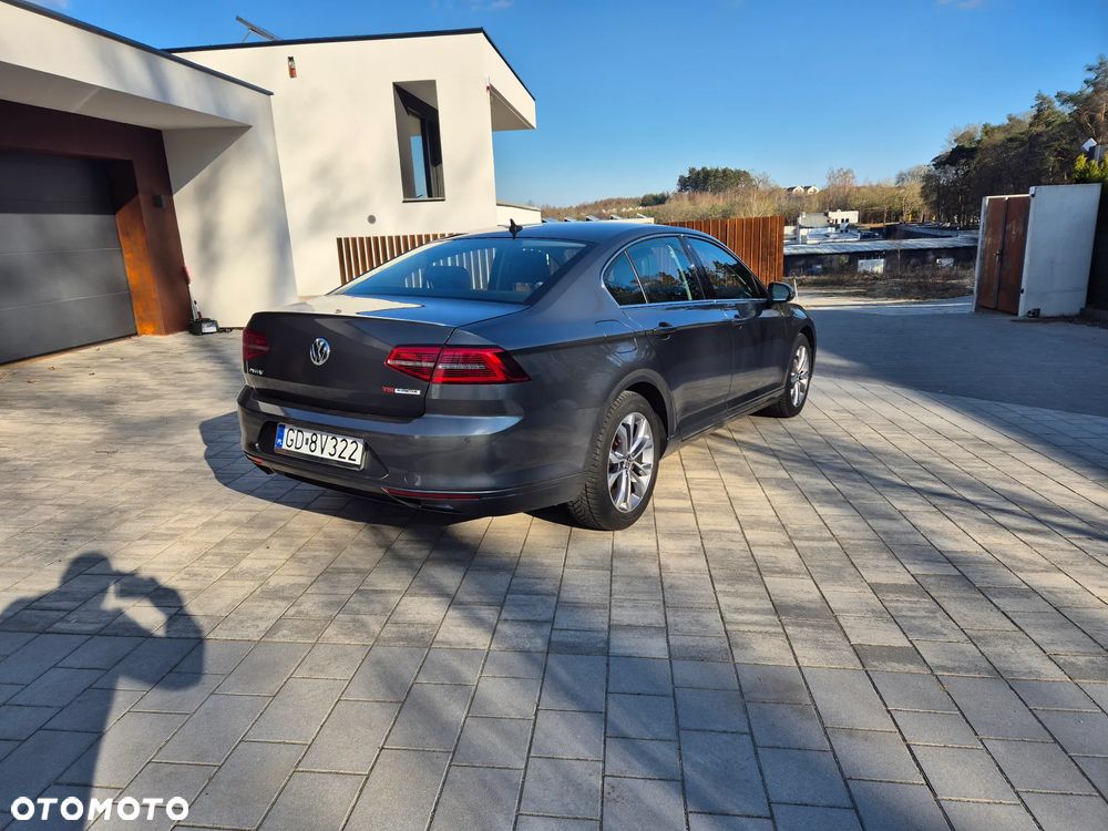 Volkswagen Passat - 5
