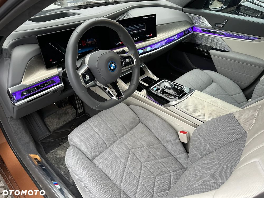 BMW i7 105.7kWh M70 xDrive - 10