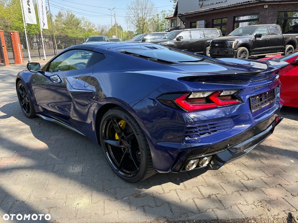 Chevrolet Corvette - 10