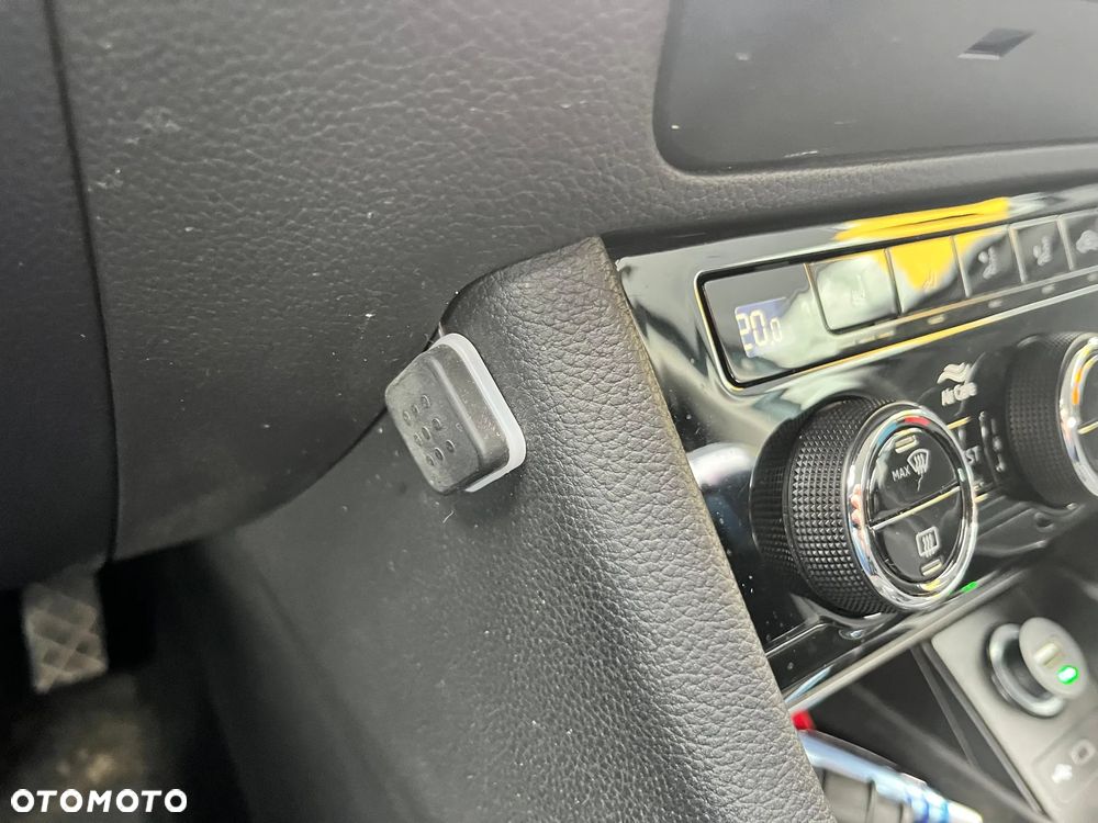 Skoda Superb 2.0 TDI SCR 4x4 Style DSG - 33