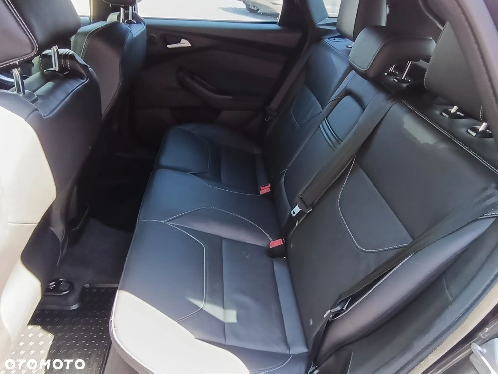 Ford Focus 2.0 EcoBoost ST - 26