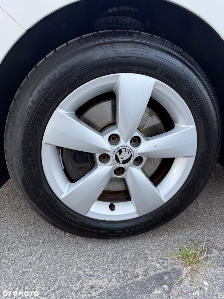 Skoda RAPID 1.4 TSI DSG Edition - 23