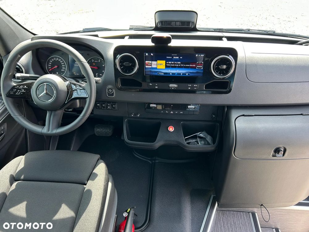 Mercedes-Benz Sprinter 519 - 18