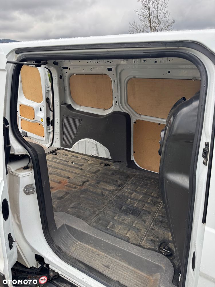 Ford Transit Connect - 13