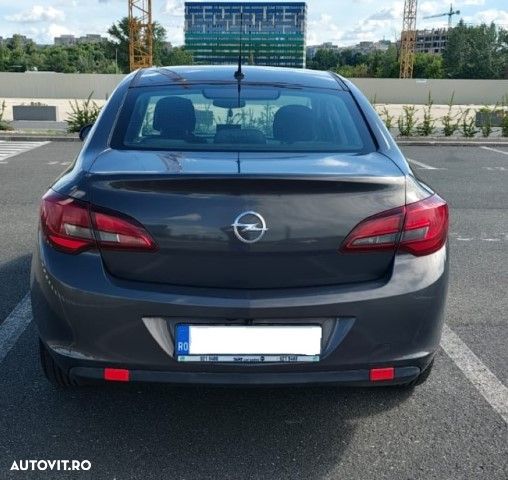 Opel Astra ver-1-6-twinport-ecotec-selection - 4