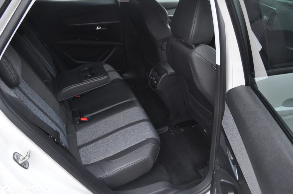 Peugeot 3008 2.0 BlueHDi Allure - 23