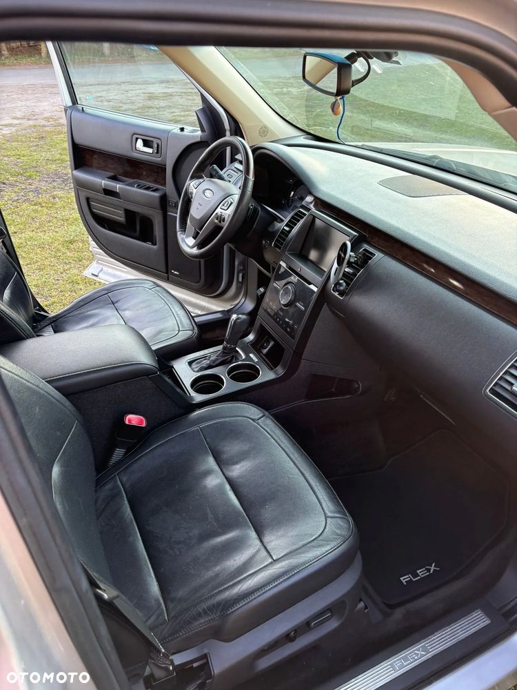 Ford Flex - 12
