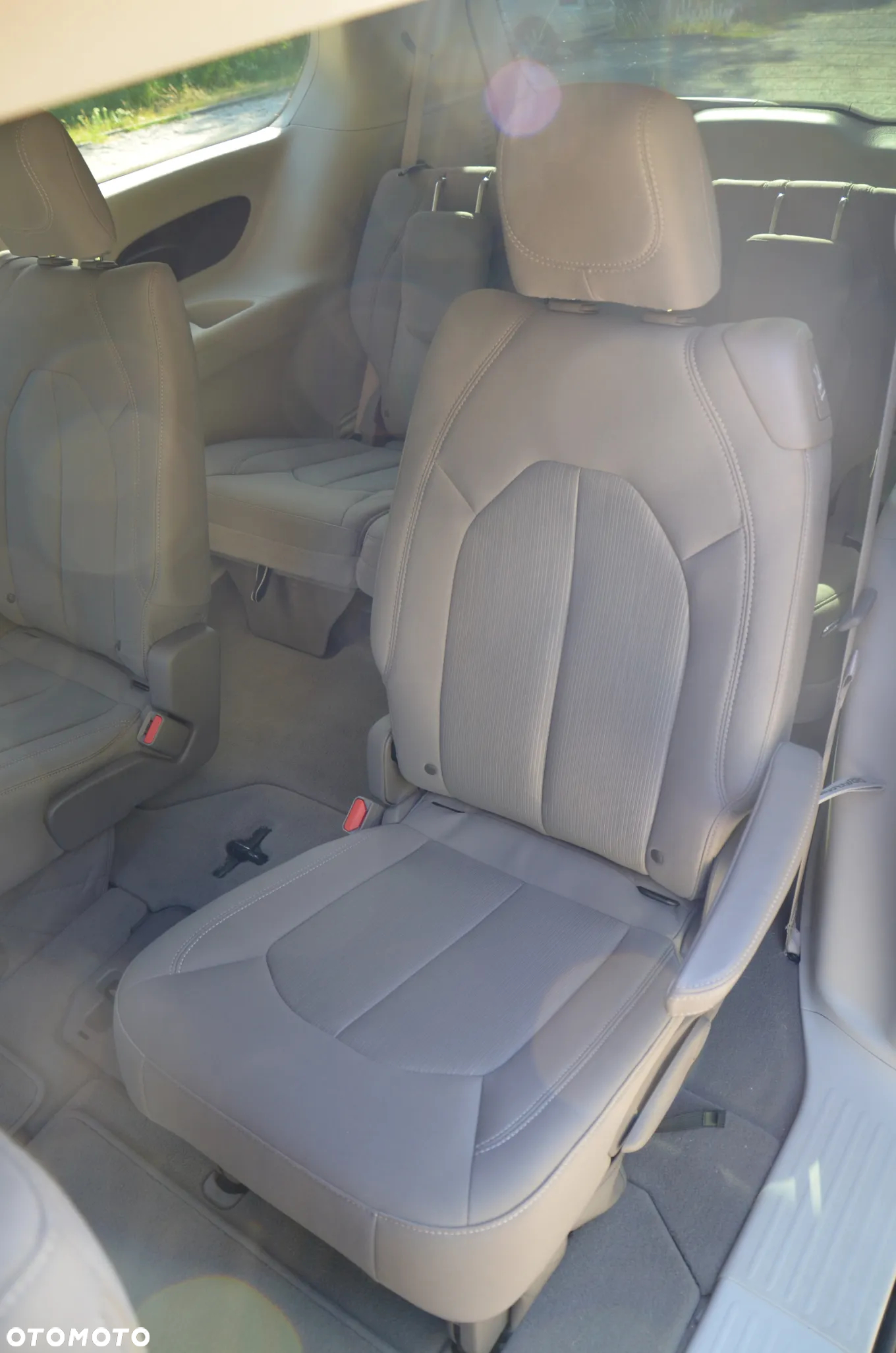 Chrysler Pacifica - 16