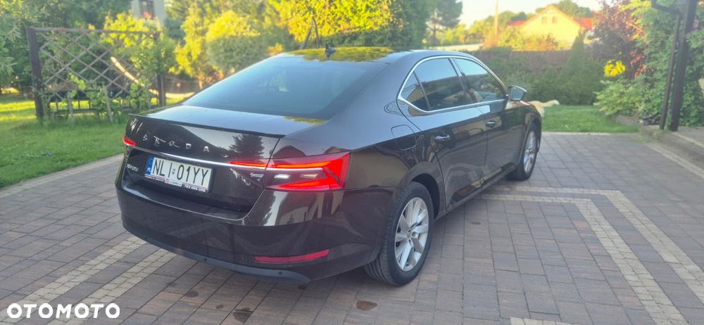 Skoda Superb 2.0 TDI SCR Style DSG - 8