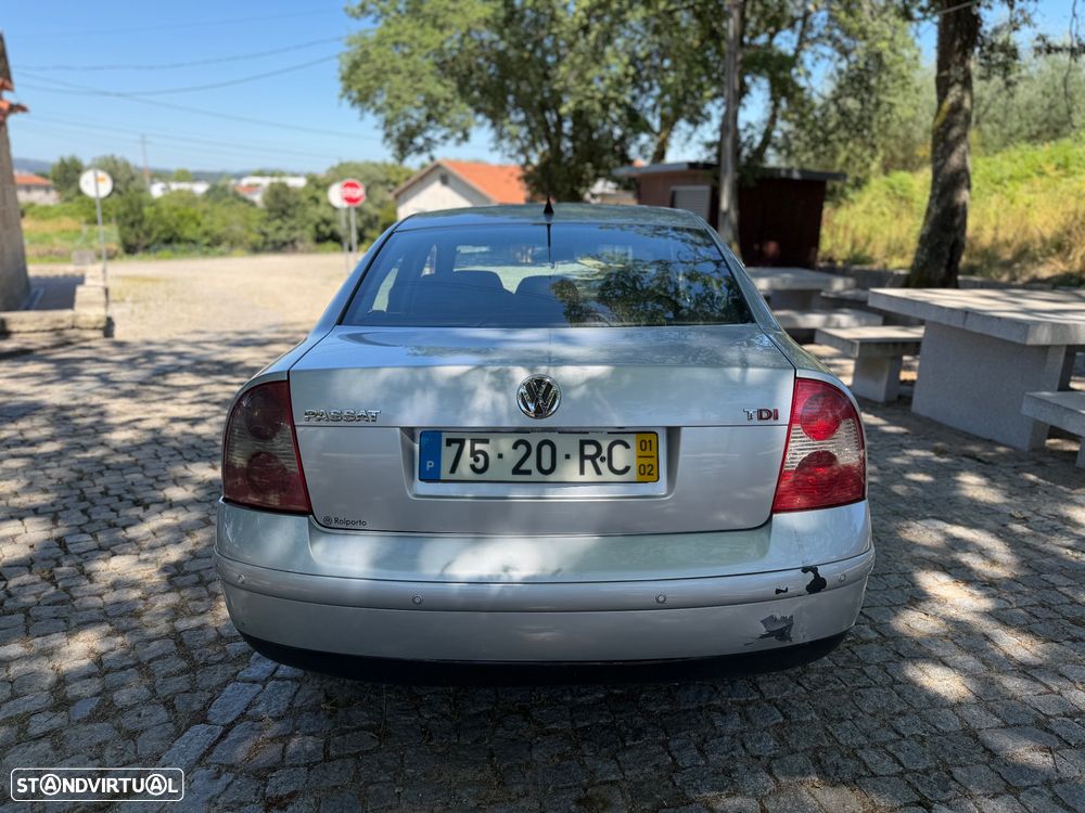 VW Passat 1.9 TDi Confortline - 4