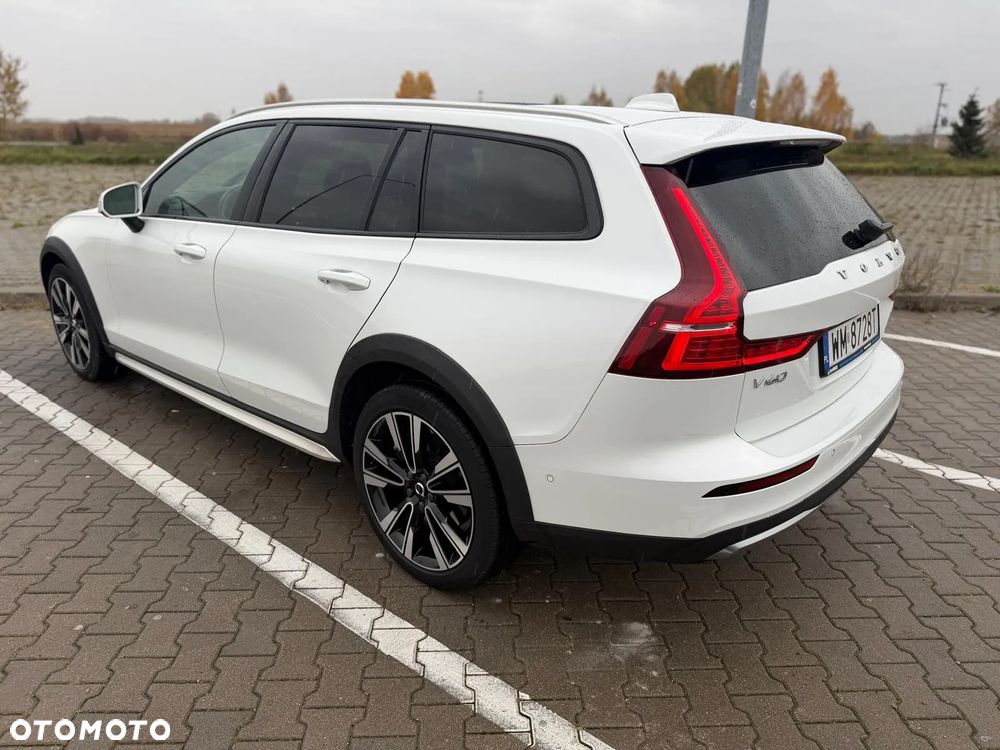 Volvo V60 Cross Country B5 B AWD Ultimate - 6