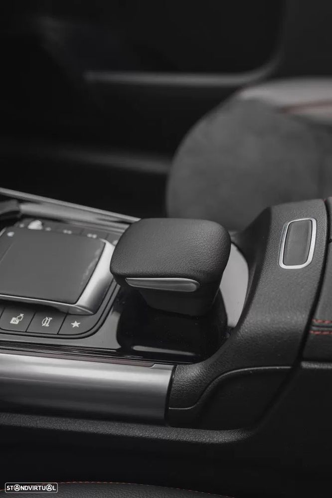 Mercedes-Benz GLA 180 d AMG Line - 12
