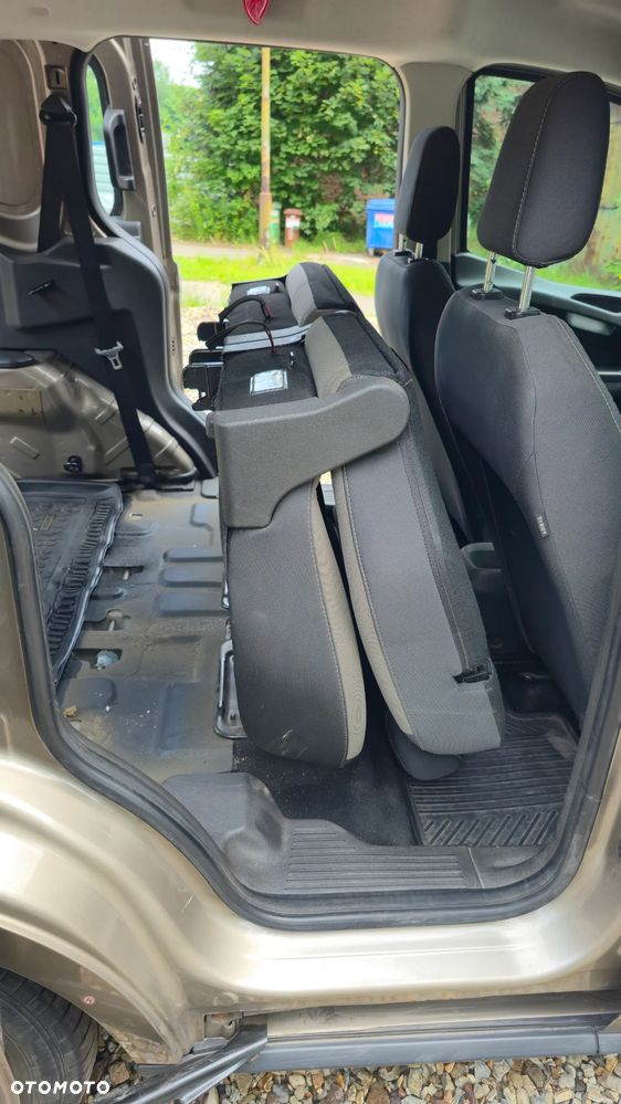 Ford Transit Courier Ambiente - 29