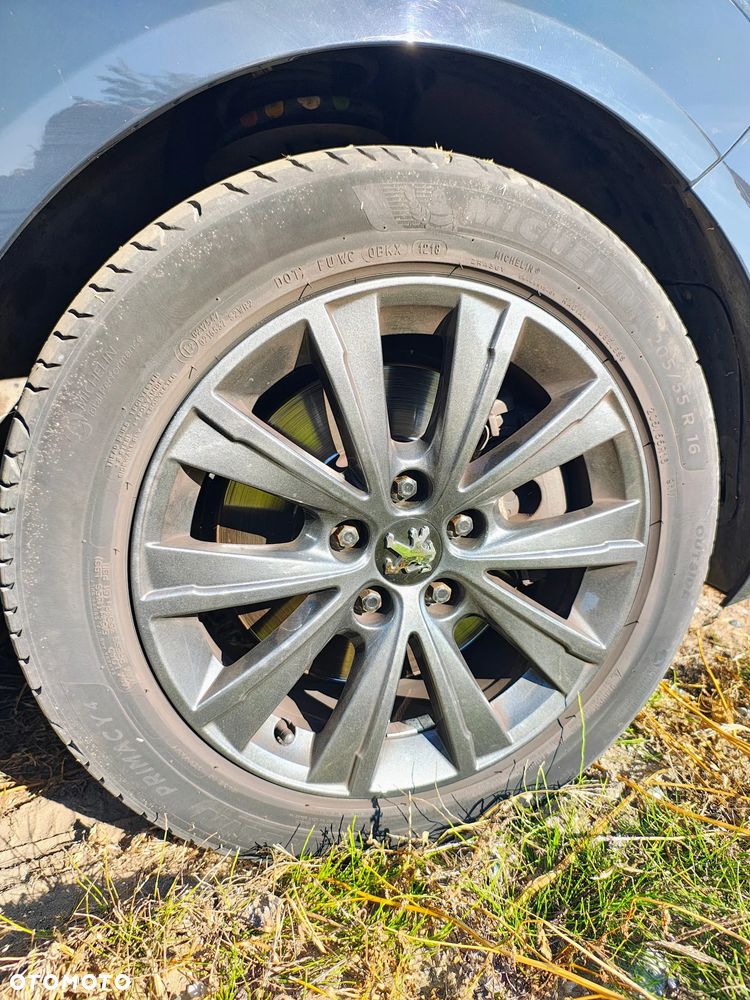 Peugeot 308 - 8
