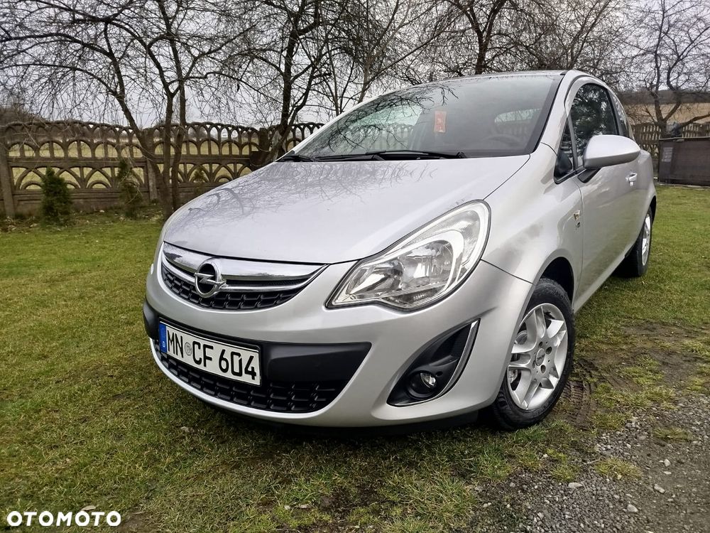 Opel Corsa 1.4 16V 150 Jahre - 8