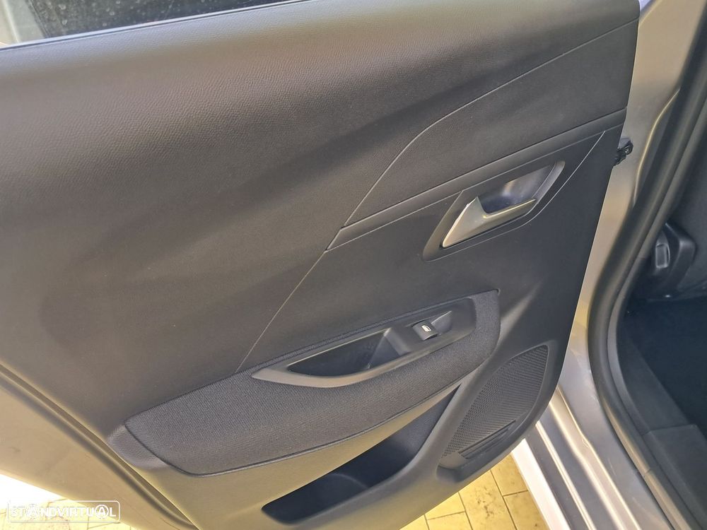 Peugeot 208 1.2 PureTech Allure EAT8 - 10