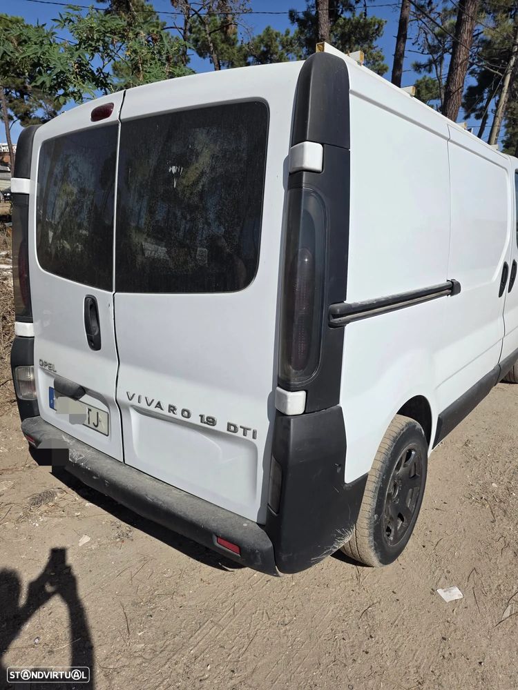 Opel Vivaro - 1