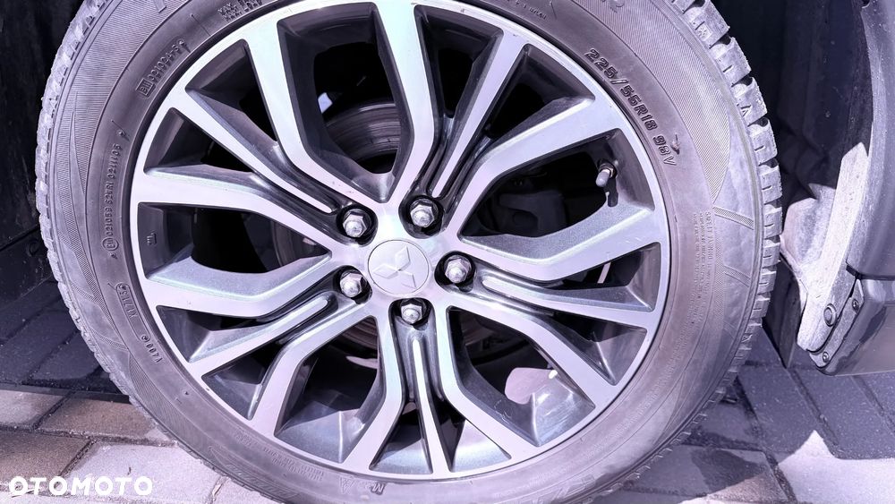 Mitsubishi Outlander 2.0 Intense + 4WD CVT - 25