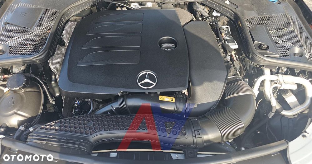 Mercedes-Benz Klasa C 300 4MATIC 9G-TRONIC - 17