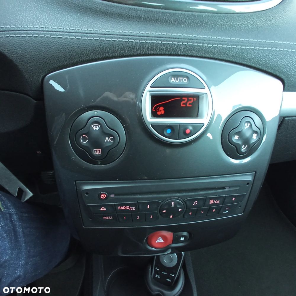 Renault Clio - 11