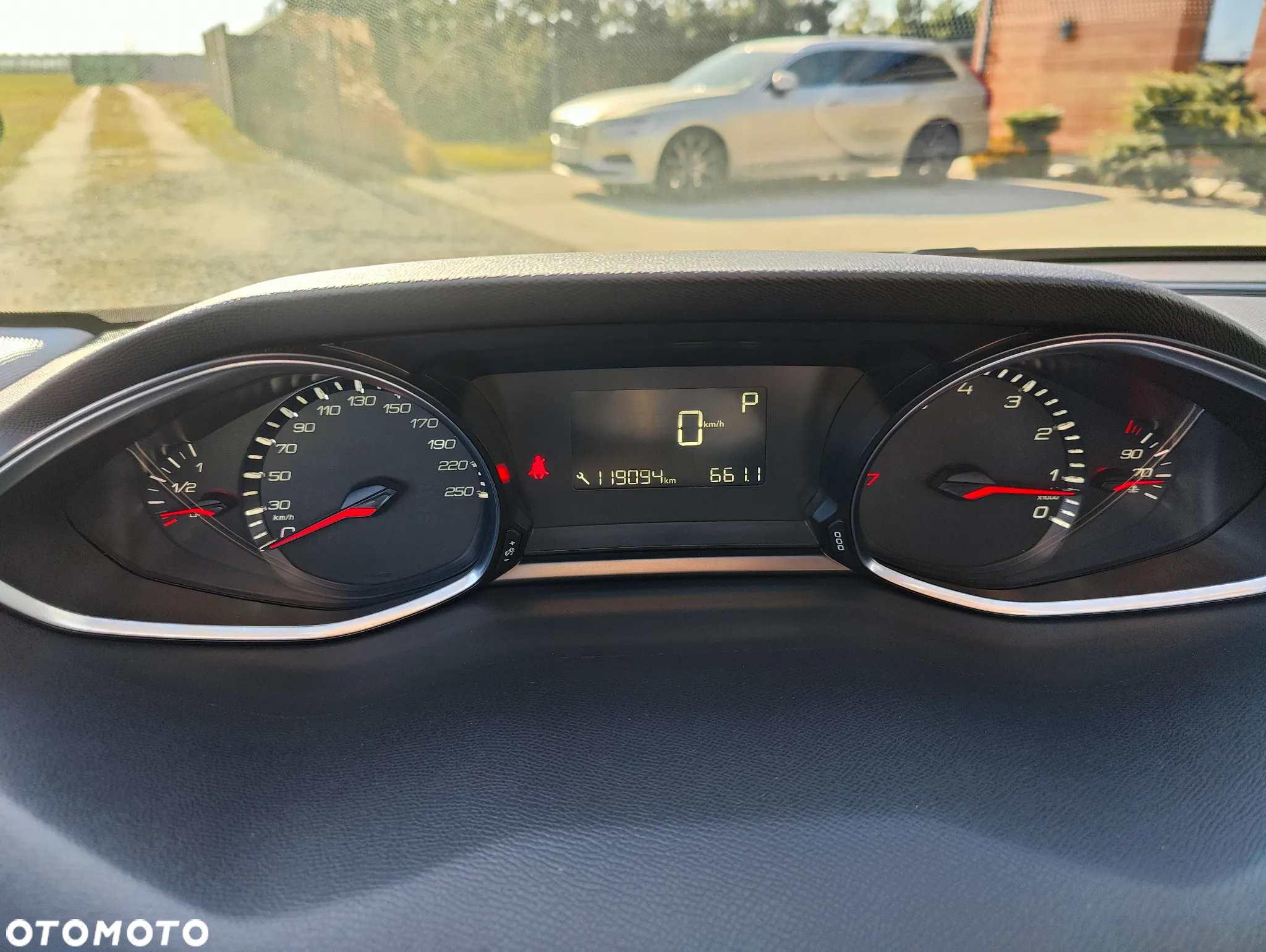 Peugeot 308 1.2 PureTech Allure S&S EAT6 - 16