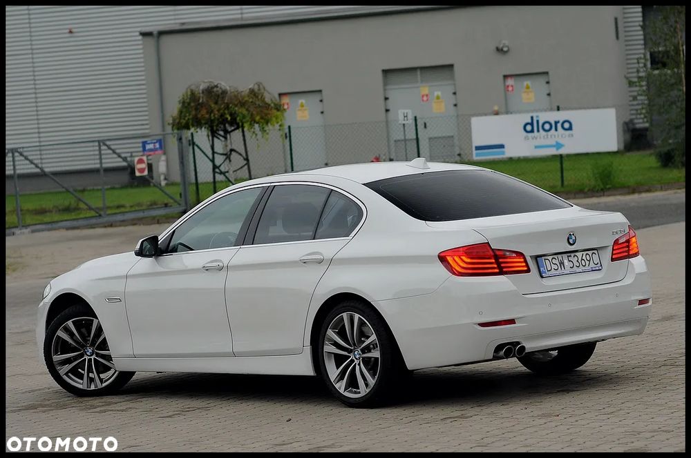 BMW Seria 5 528i - 22