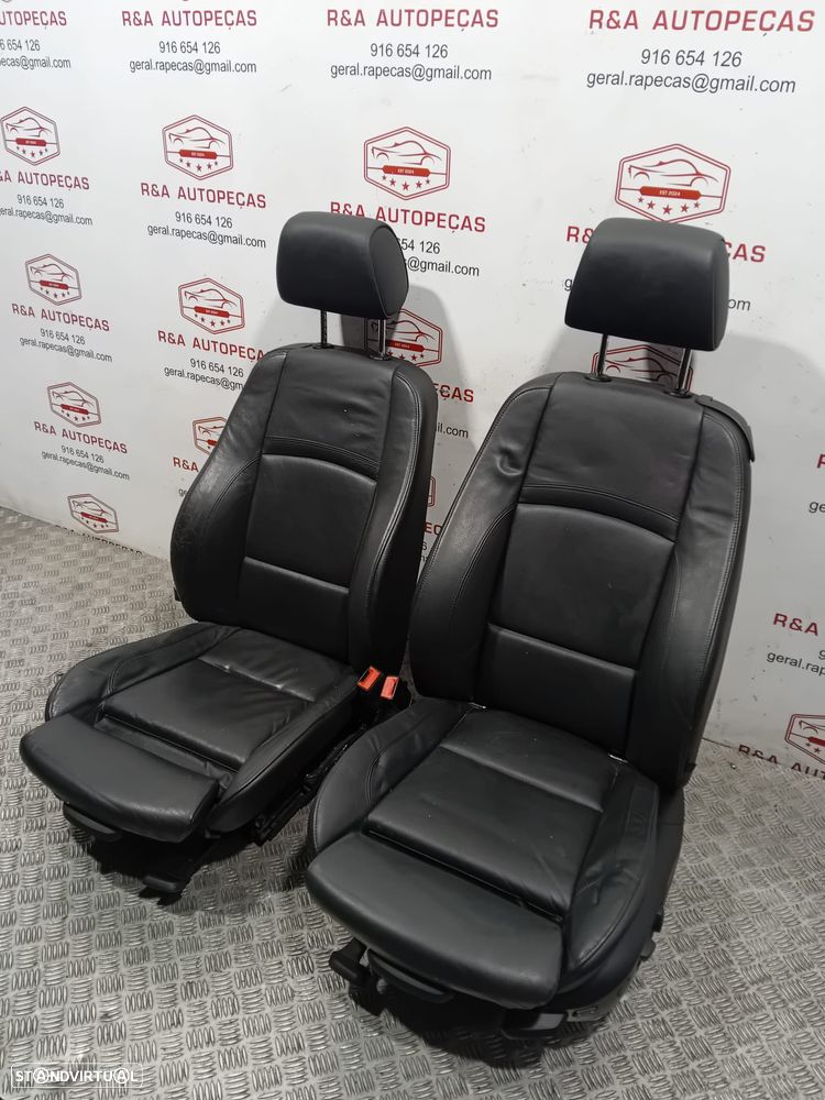 Conjunto de Bancos BMW Série 3 E92 Pack M Coupe em Pele Original - 12