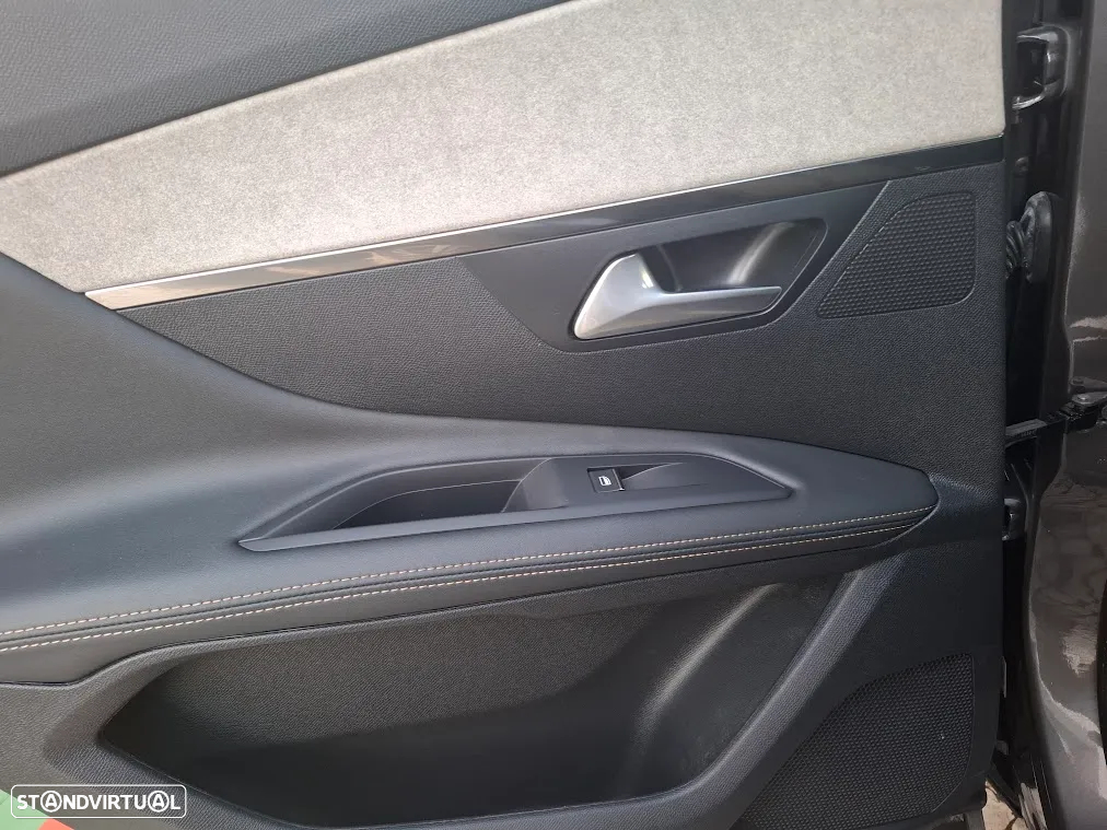 Peugeot 3008 1.6 Hybrid GT Line e-EAT8 - 31