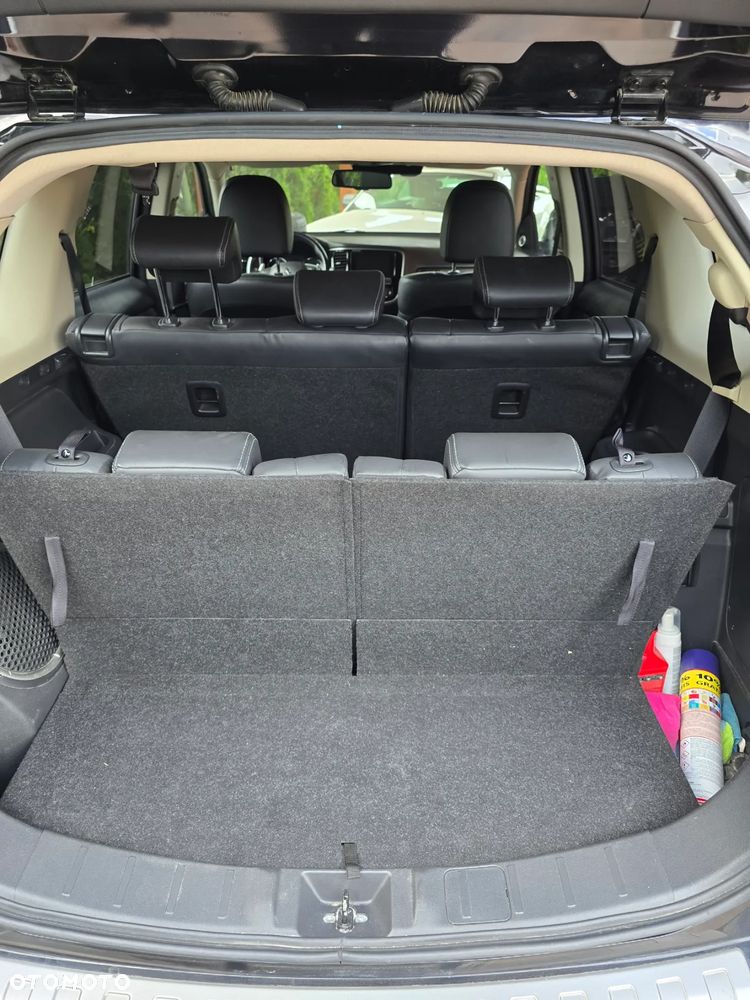 Mitsubishi Outlander 2.0 Instyle + 4WD CVT - 20