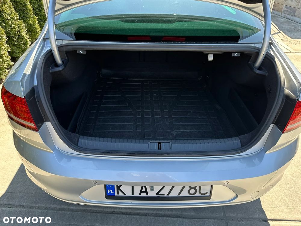 Volkswagen Passat - 7