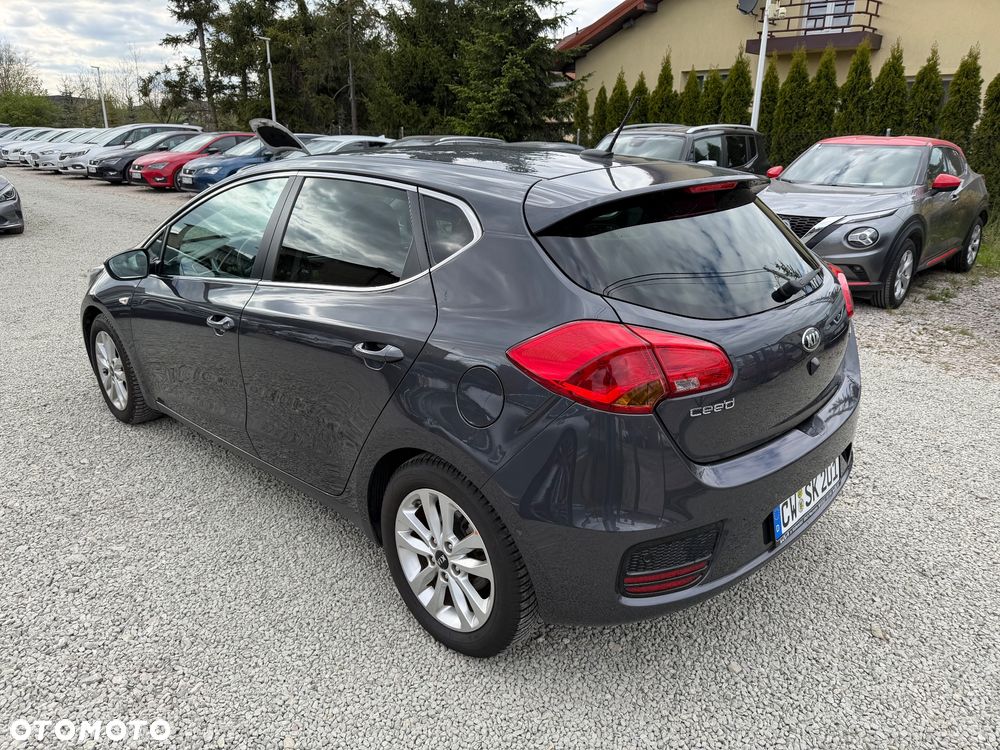 Kia Ceed 1.6 CRDi 136 ISG Dream-Team Edition - 15