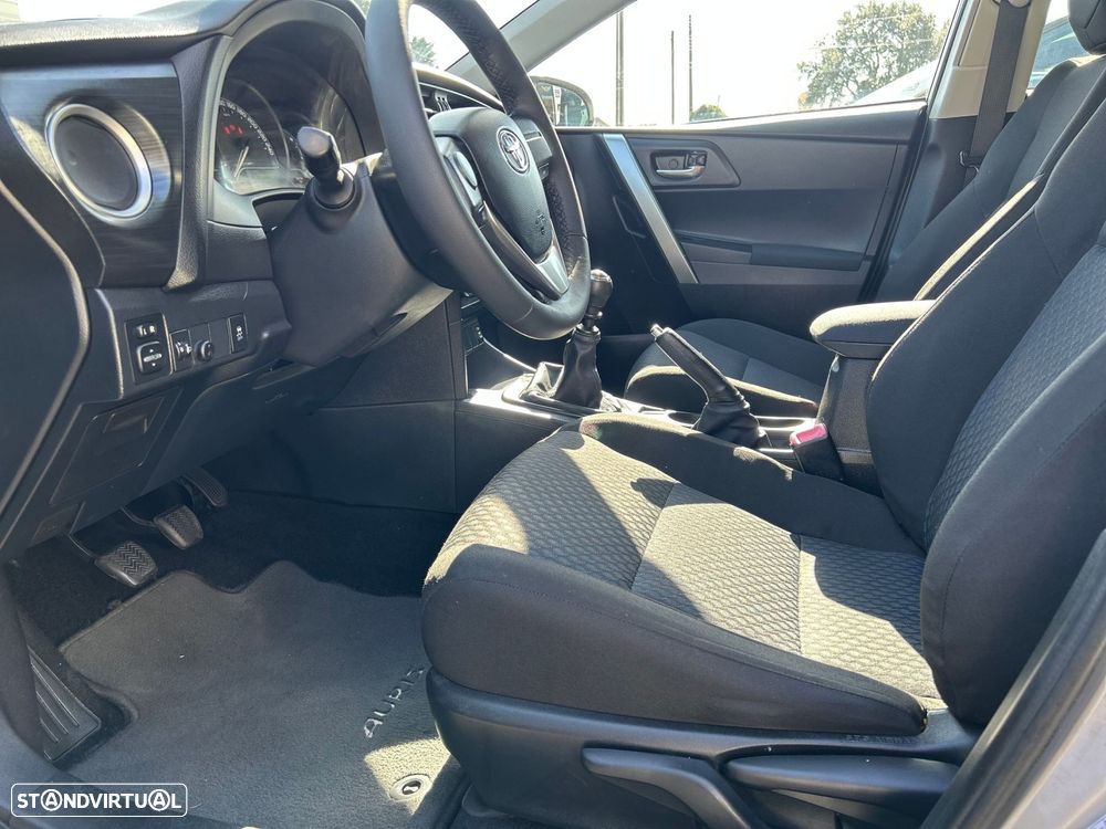 Toyota Auris Touring Sports 1.4 D-4D Comfort - 25