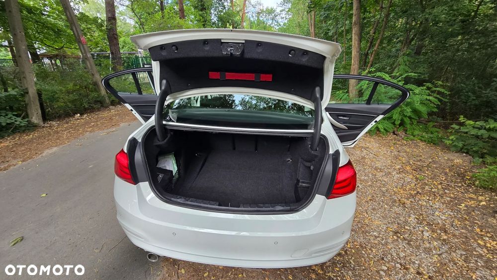 BMW Seria 3 318i Advantage - 14
