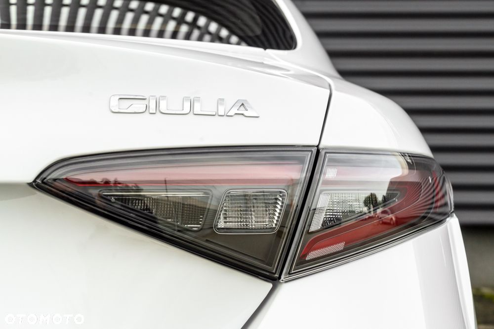 Alfa Romeo Giulia 2.0 Turbo TI Q4 - 15