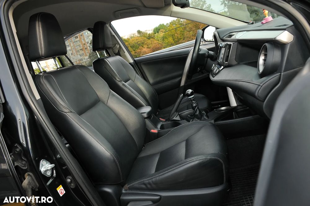 Toyota RAV4 2.0 D-4D 4x4 - 5