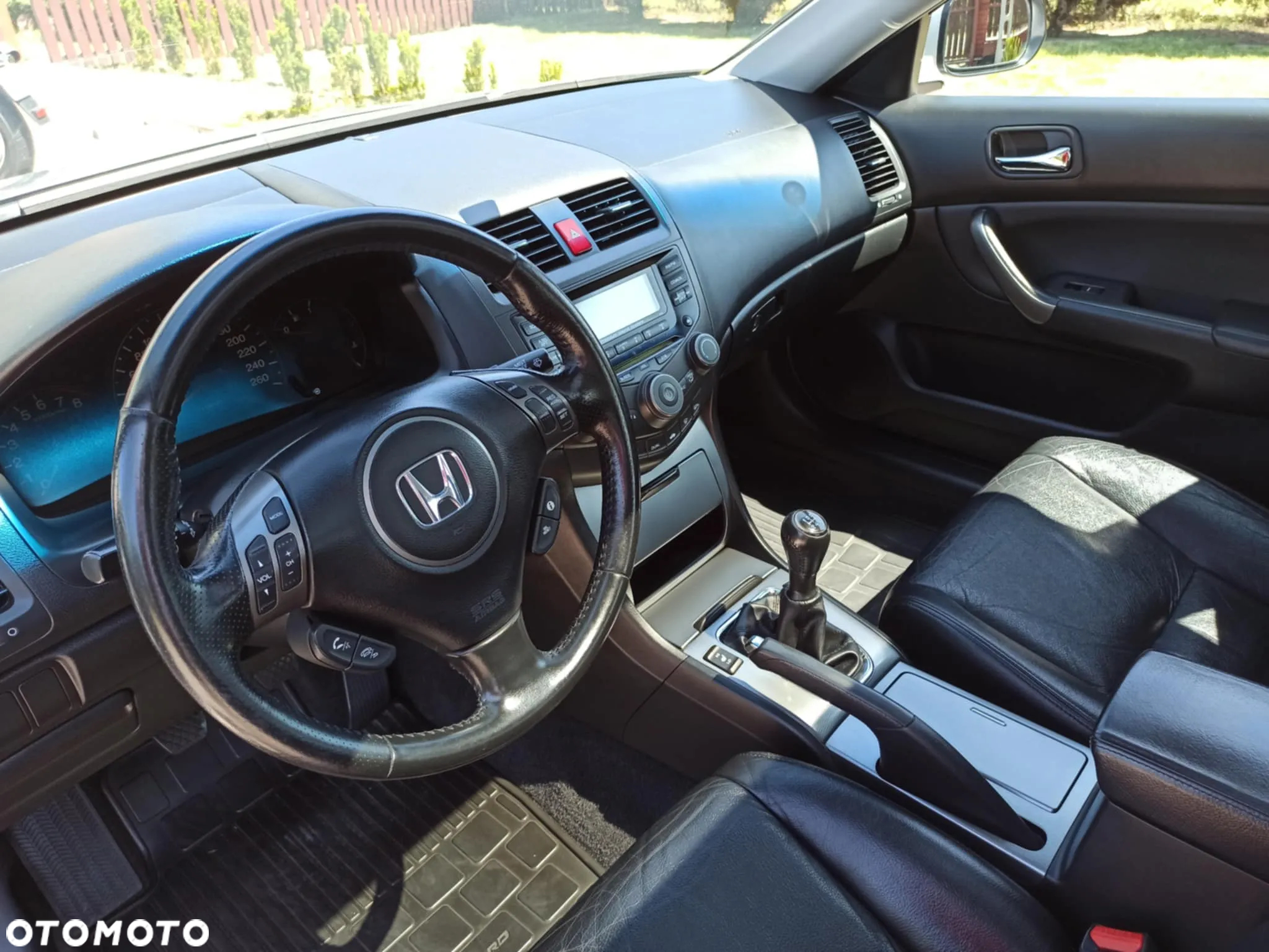 Honda Accord 2.0 Executive - 16