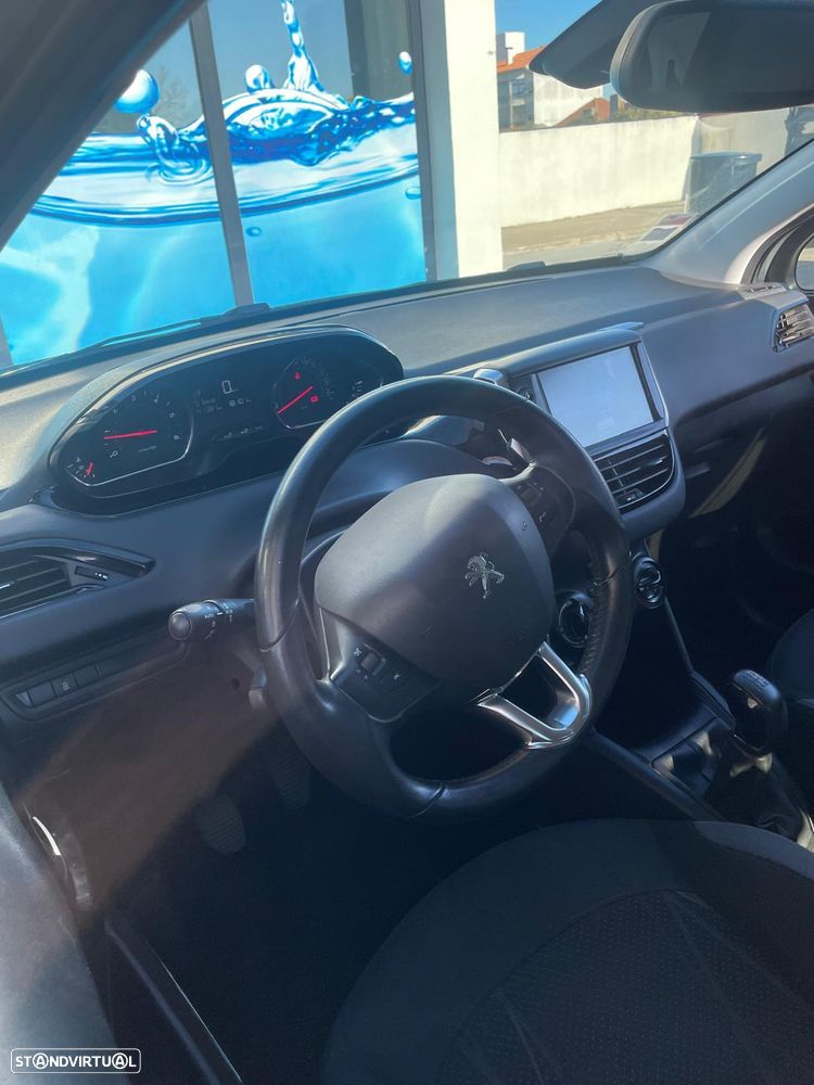 Peugeot 208 1.4 HDi Active - 3