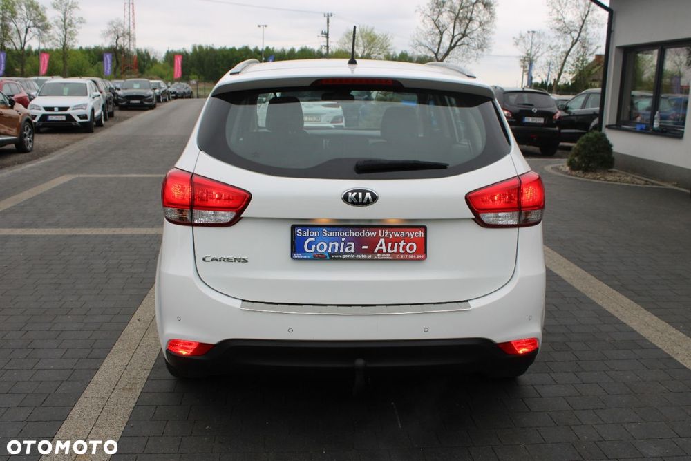 Kia Carens - 5