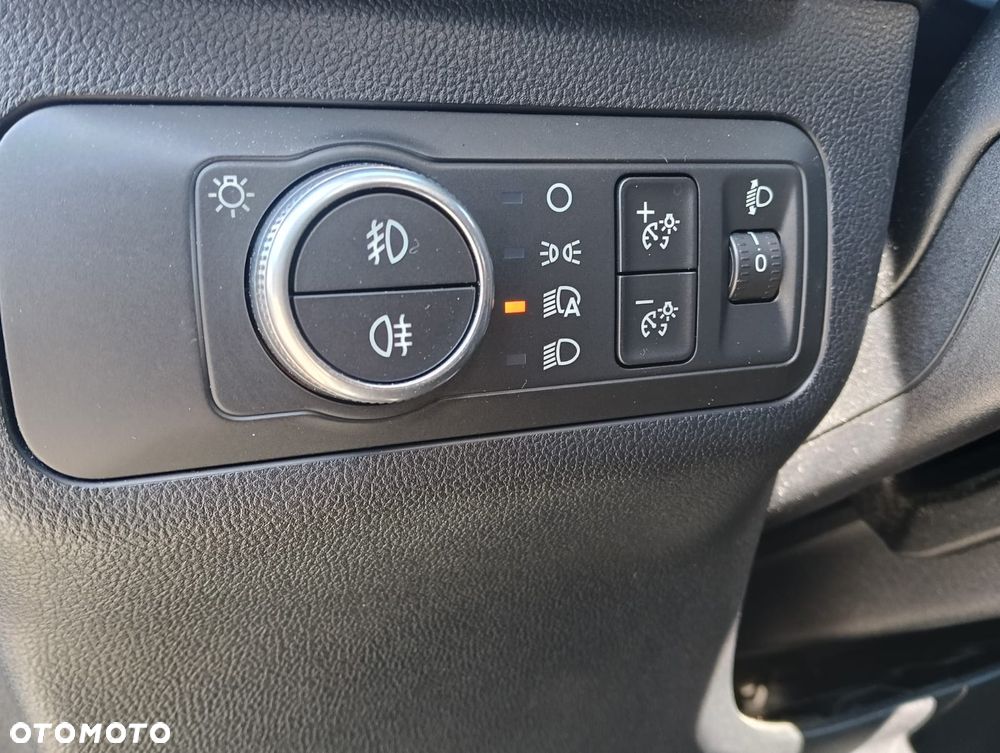 Ford Kuga - 27
