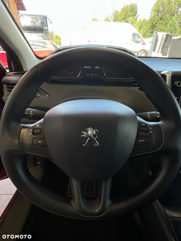 Peugeot 208 95 VTI Allure - 12