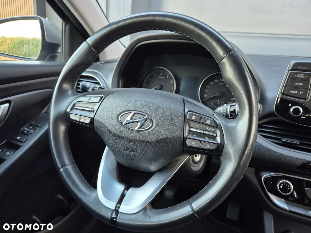Hyundai i30 1.4 Premiere Comfort - 14