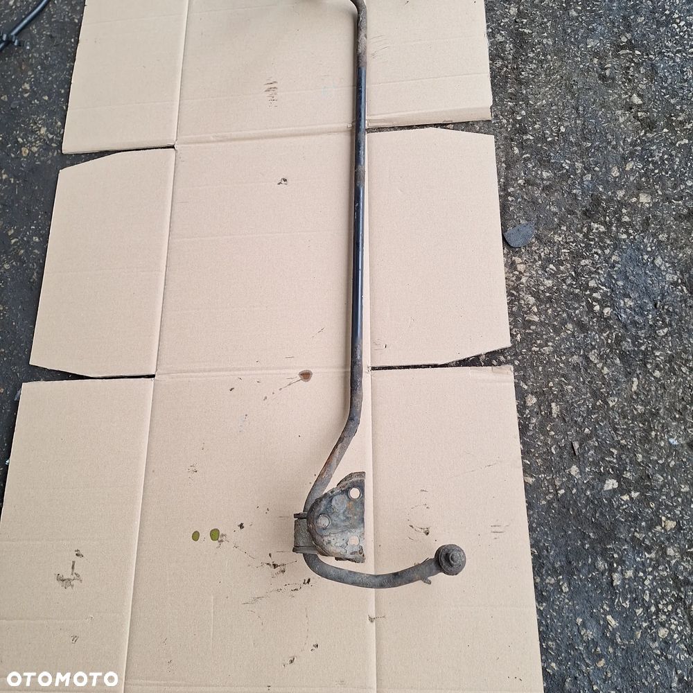 DRAZEK STABILIZATORA TYL CARISMA 99-04 - 2