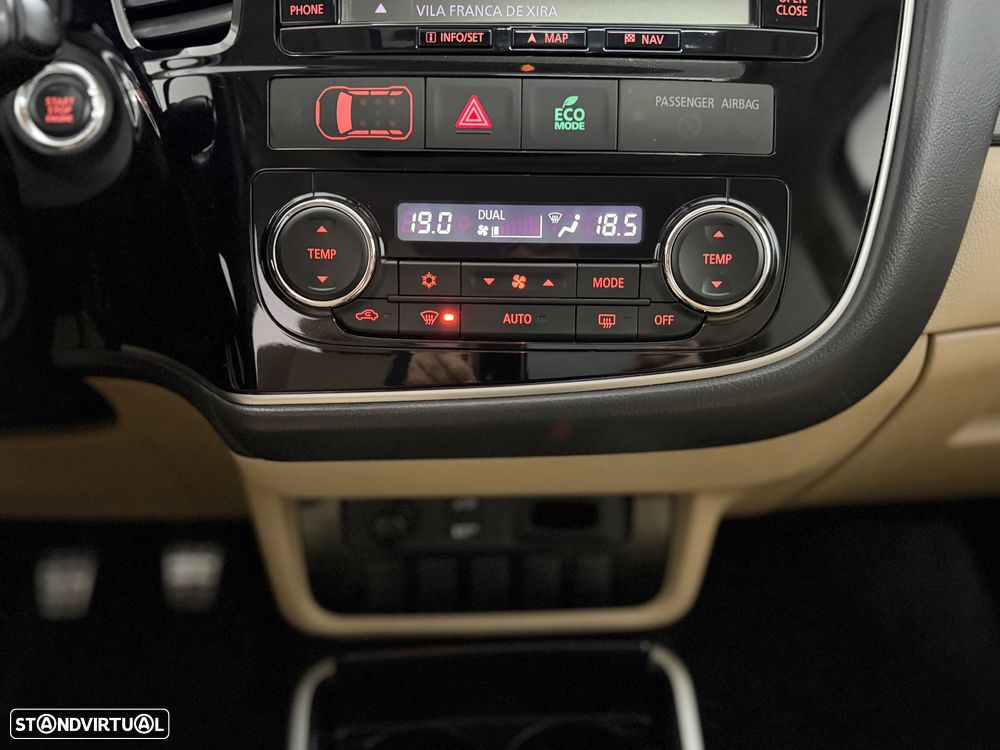 Mitsubishi Outlander 2.2 DI-D Instyle Navi Black Edition - 18