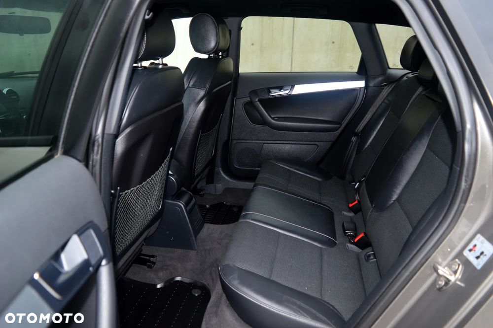 Audi A3 Sportback 2.0 TDI DPF quattro S line Sportpaket - 10