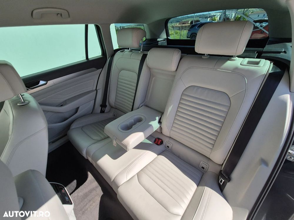 Volkswagen Passat 2.0 TDI DSG 4Mot Highline - 12