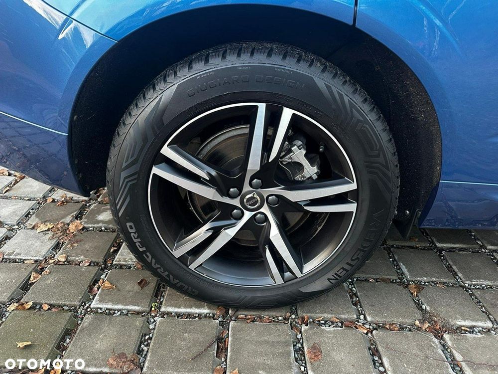 Volvo XC 60 D5 SCR AWD R-Design - 11