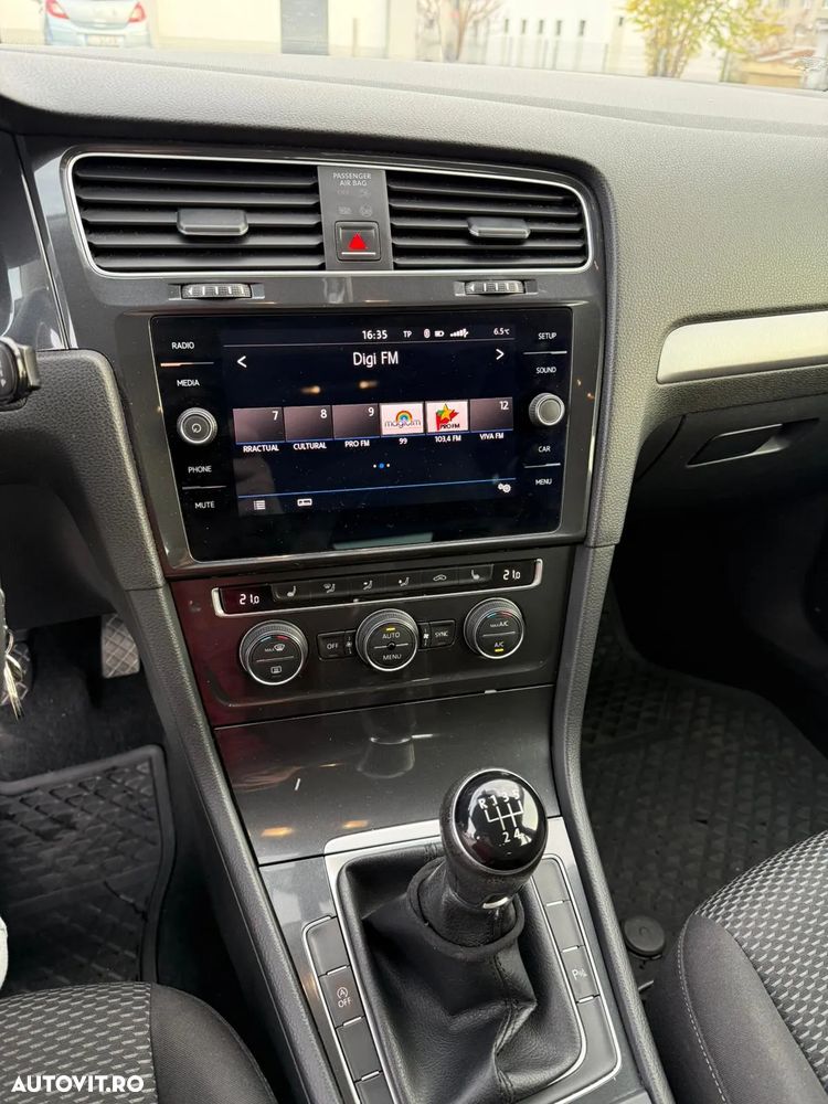 Volkswagen Golf 1.6 TDI Comfortline - 7