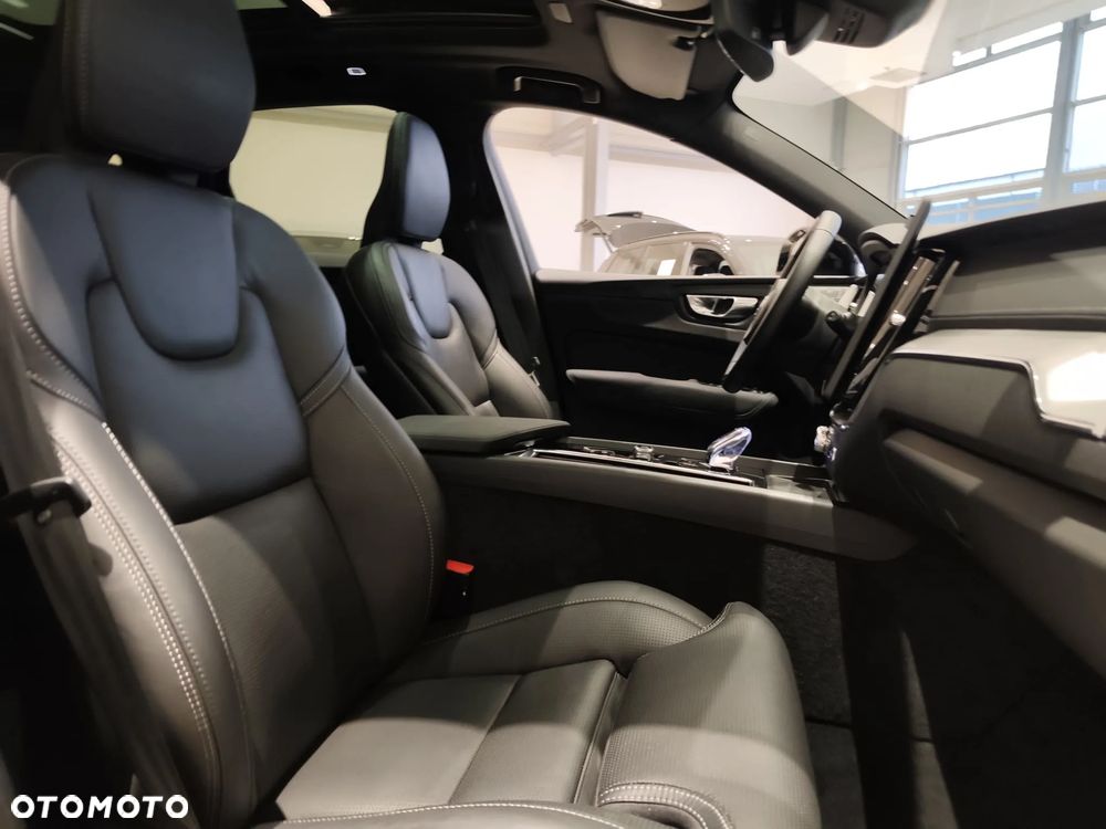 Volvo XC 60 B5 B AWD Ultimate Black Edition - 31