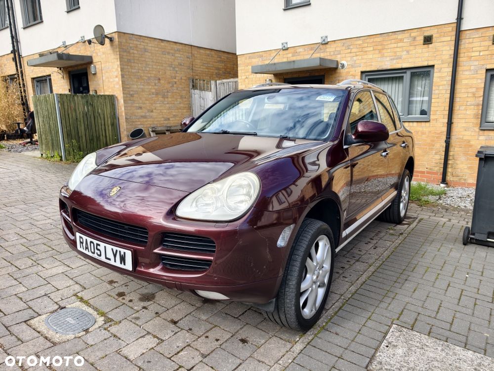 Porsche Cayenne - 2