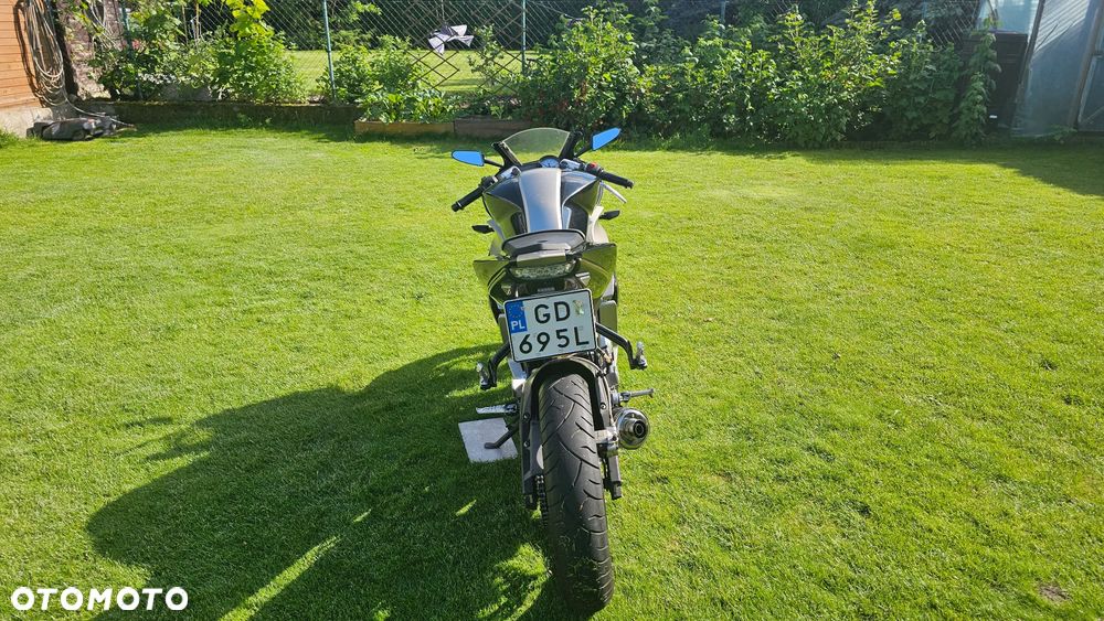 Yamaha YZF - 6